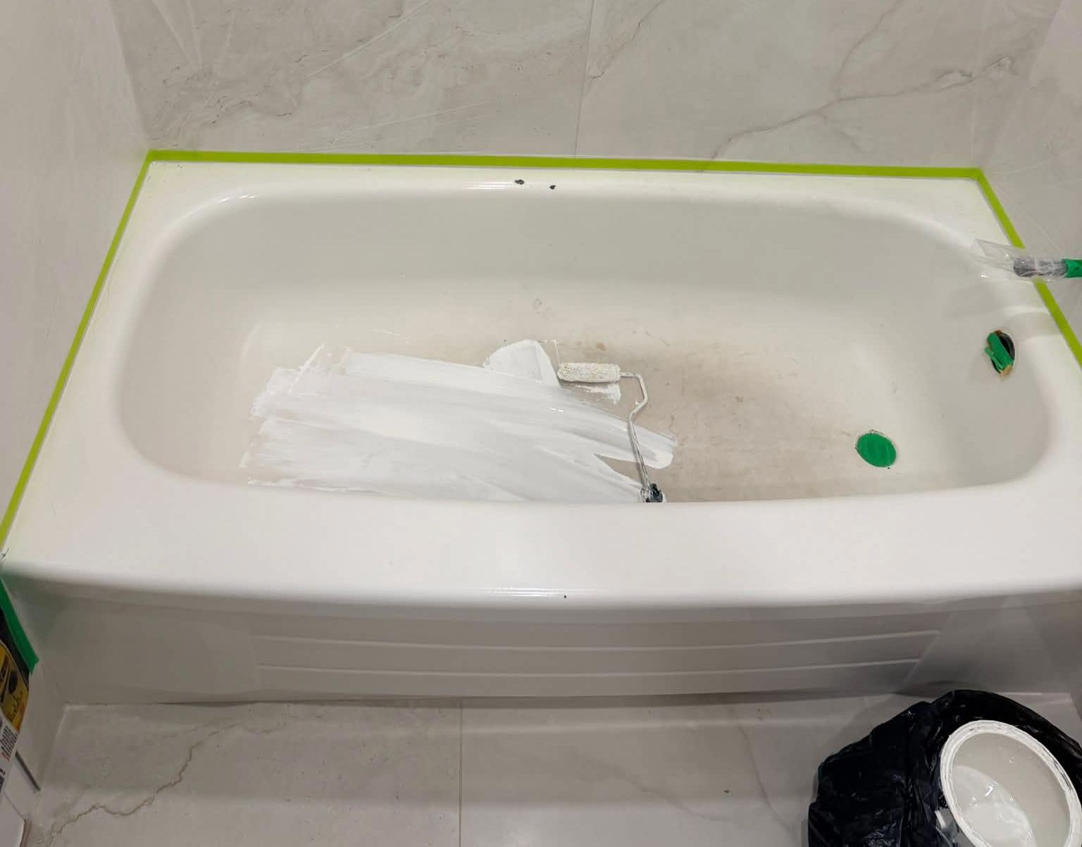 Bathroom tile before reglazing in the GTA